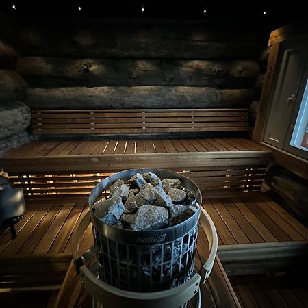 Hotel Napapiirin Jaervilomat à Luukonniemi Extérieur photo