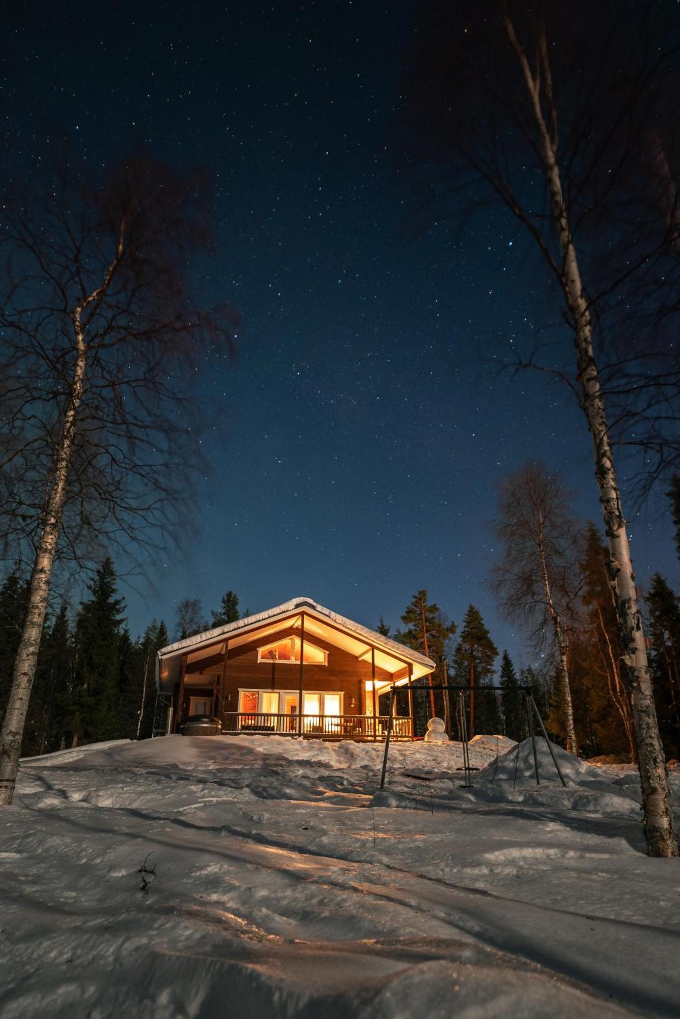 Hotel Napapiirin Jaervilomat à Luukonniemi Extérieur photo