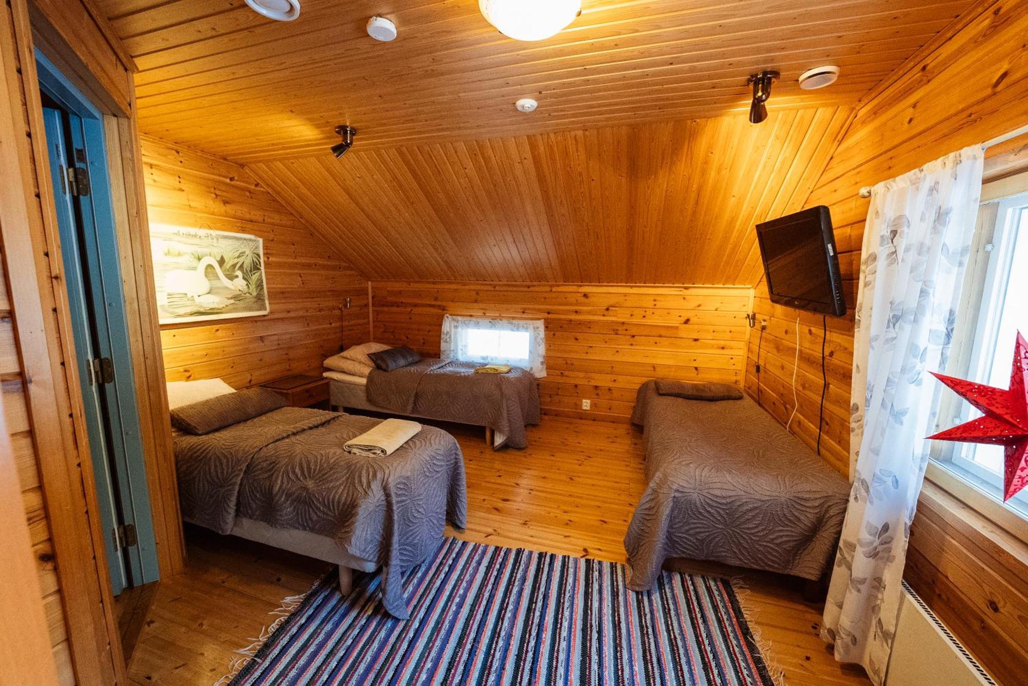 Hotel Napapiirin Jaervilomat à Luukonniemi Extérieur photo