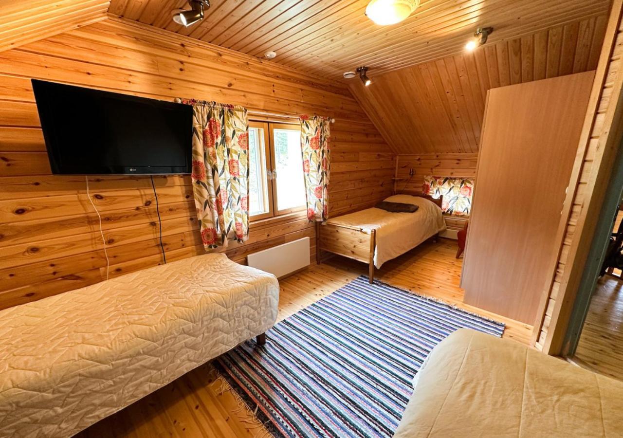 Hotel Napapiirin Jaervilomat à Luukonniemi Extérieur photo