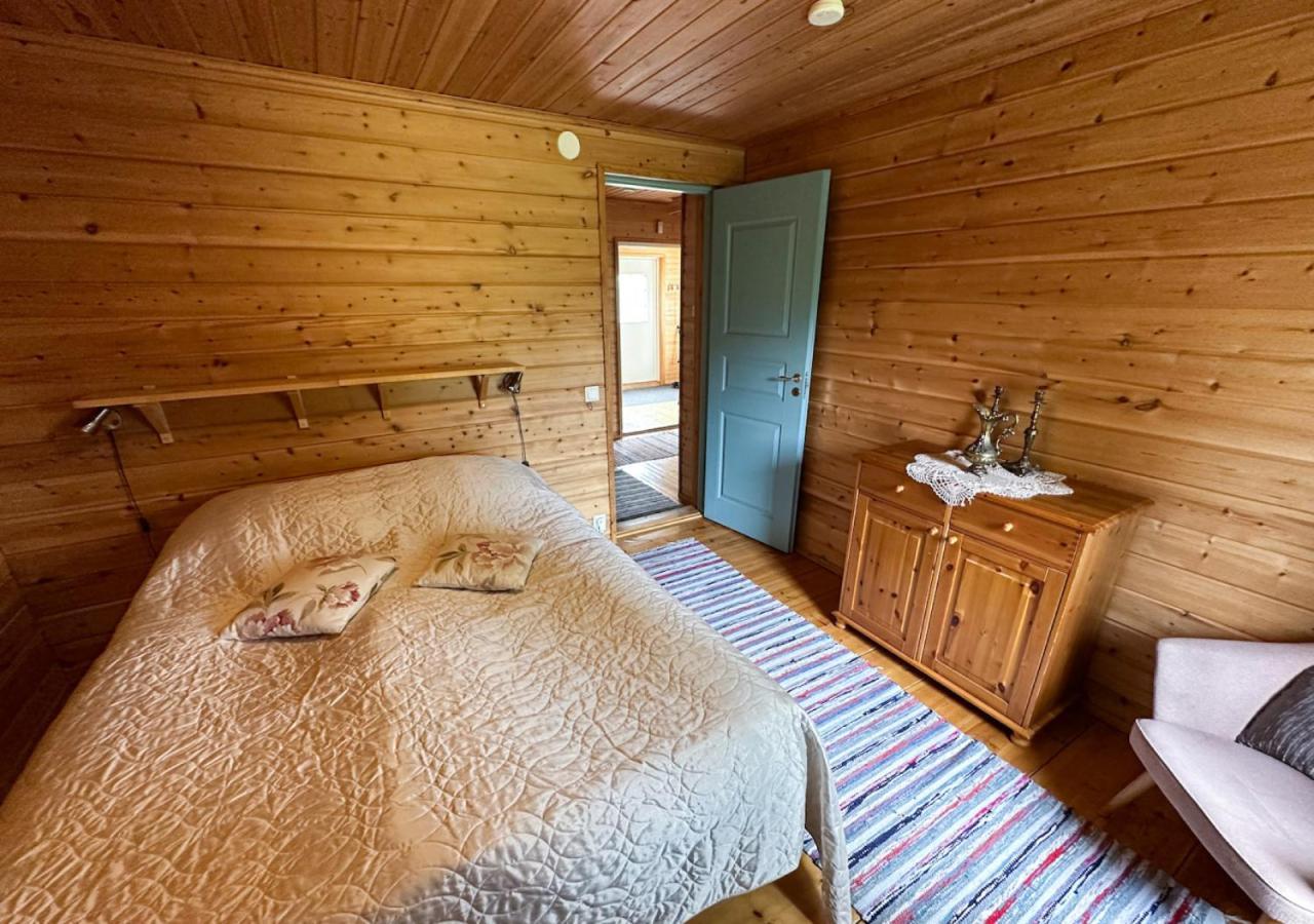 Hotel Napapiirin Jaervilomat à Luukonniemi Extérieur photo