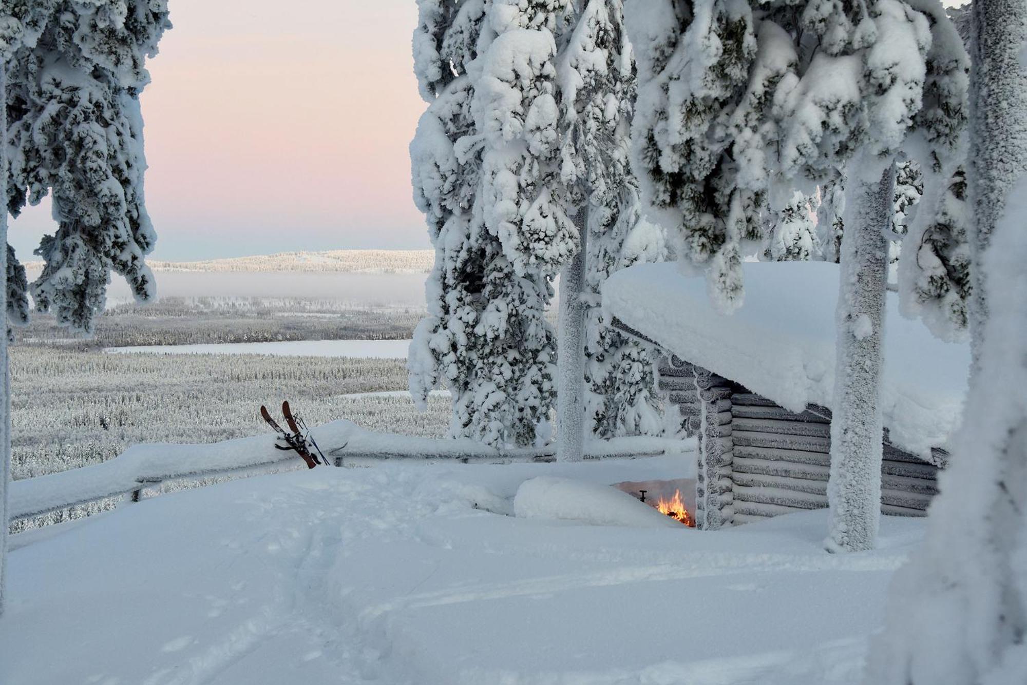 Hotel Napapiirin Jaervilomat à Luukonniemi Extérieur photo